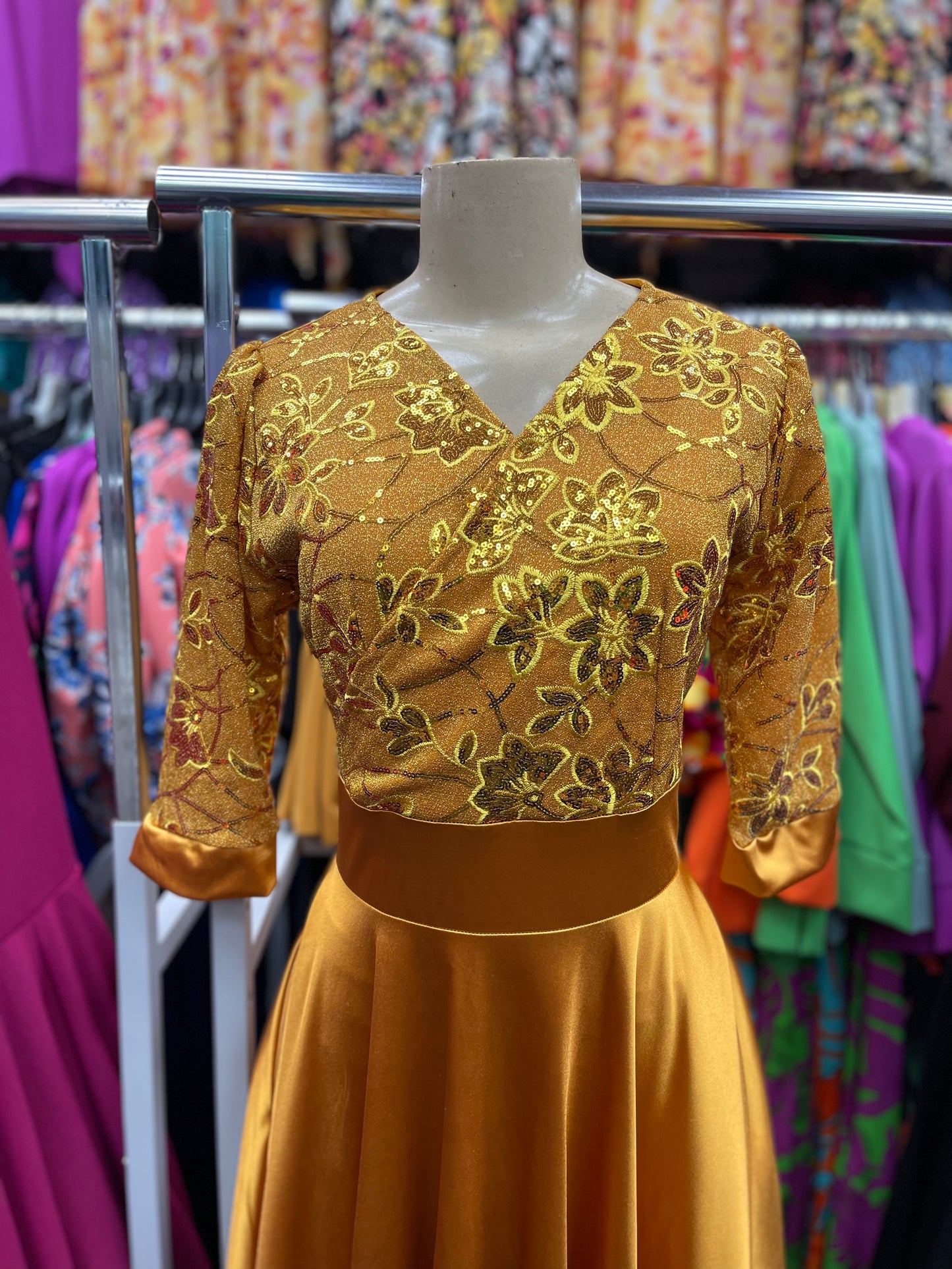 Alice Dress Gold